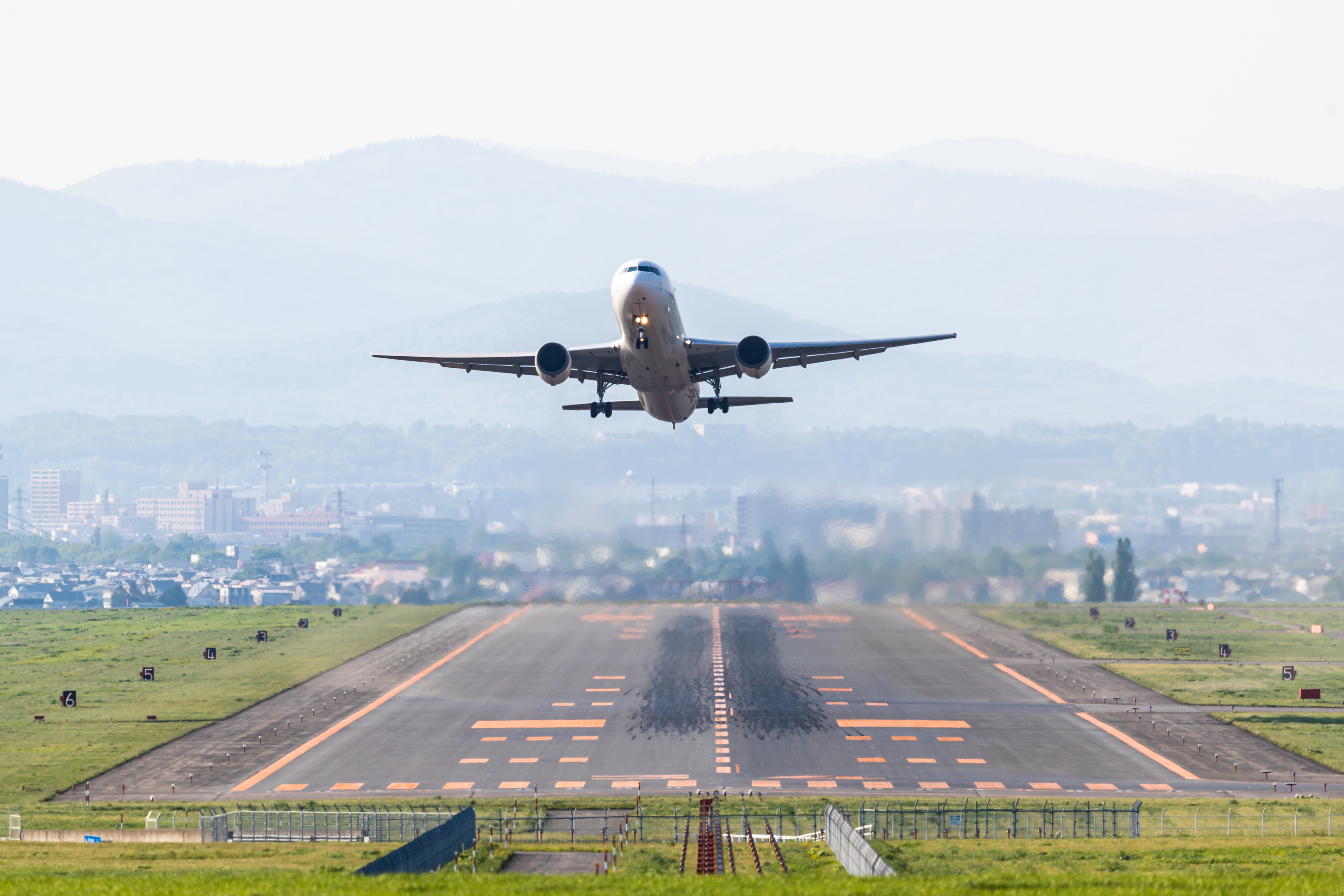 航空業界に未経験転職するなら派遣社員から正社員を狙うのもあり